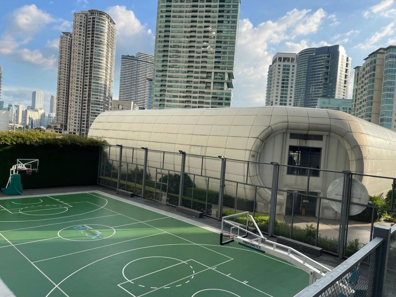 Vibrant 1Br Acqua Livingstone With Netflix, Pool & Gym Apartment Manila Exterior photo