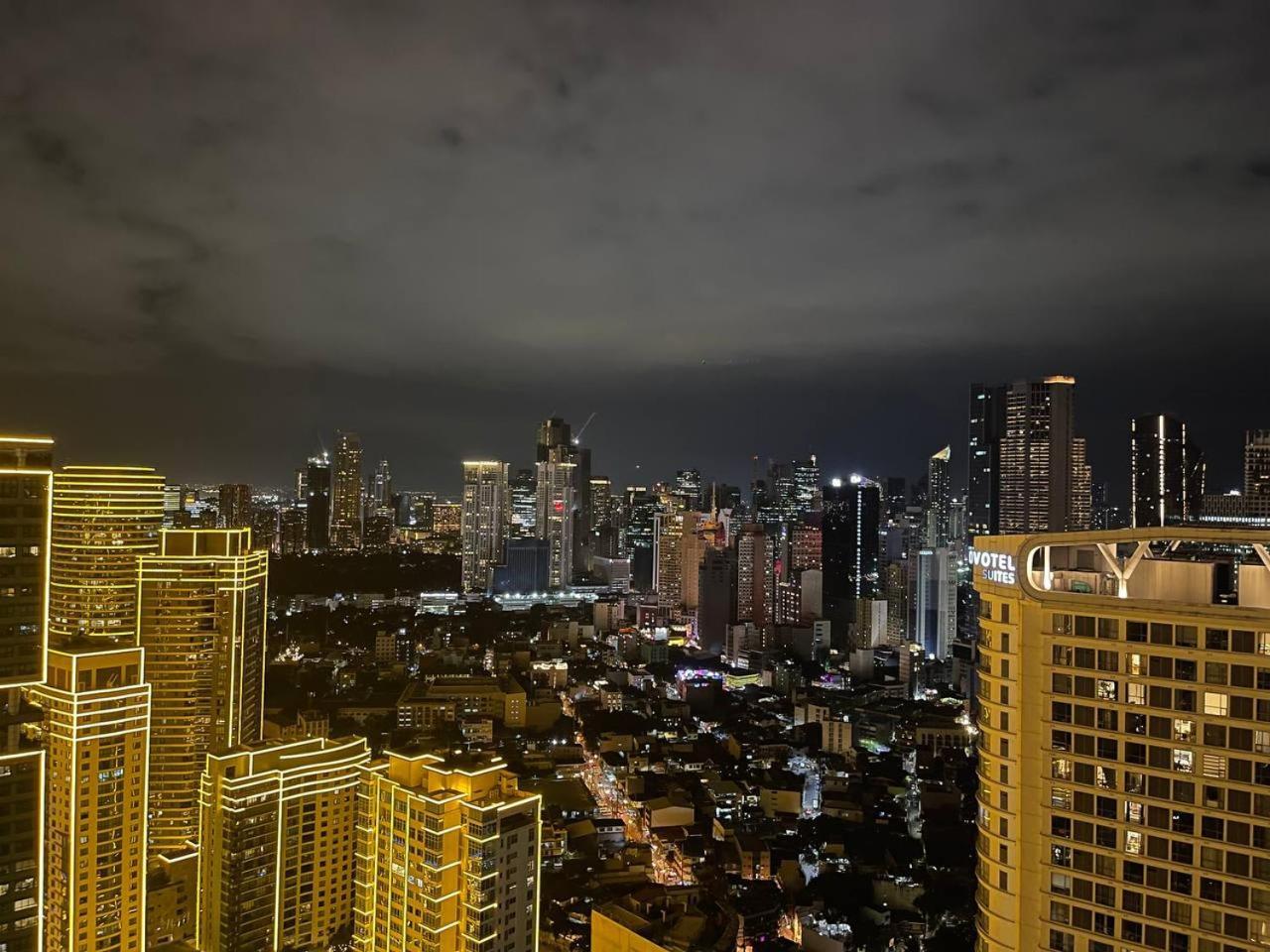 Vibrant 1Br Acqua Livingstone With Netflix, Pool & Gym Apartment Manila Exterior photo